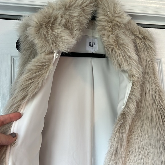 Cream Faux Fur Vest - Picture 2 of 3